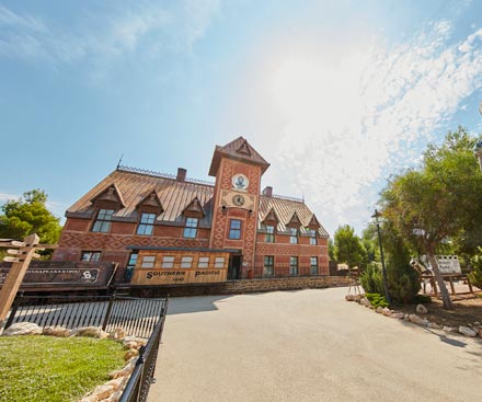Hotel Gold River