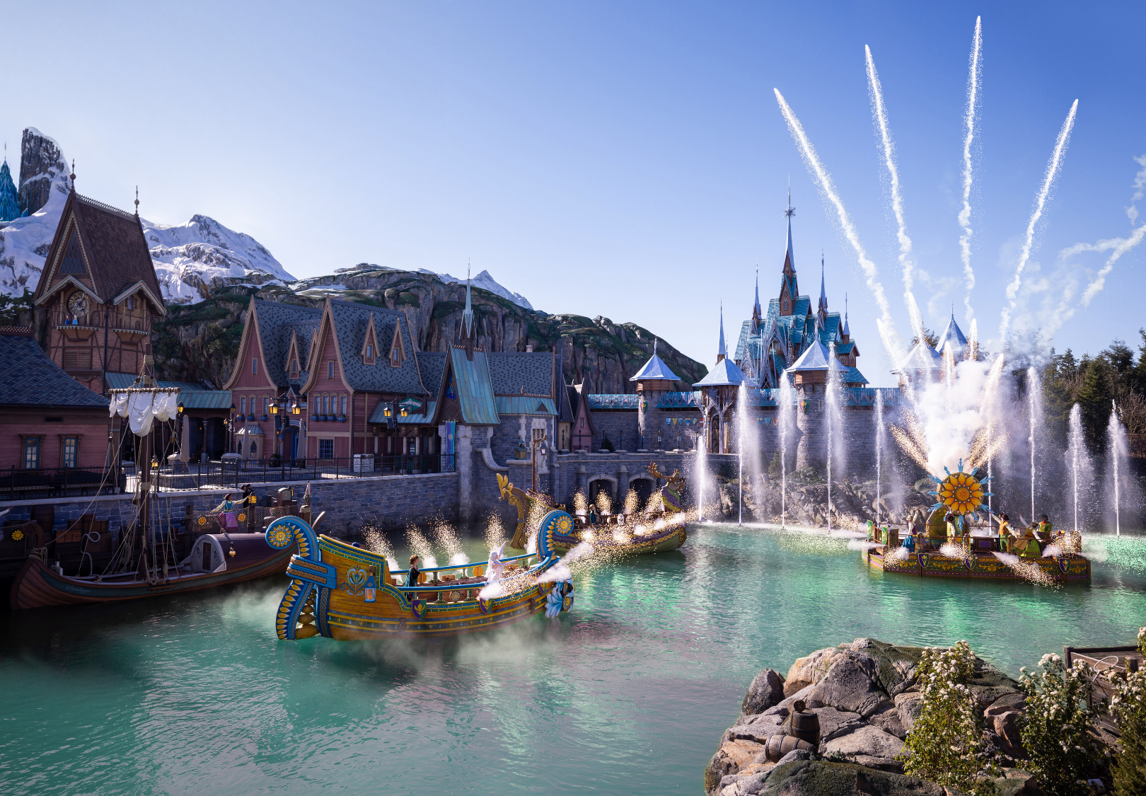 MagicBreaks The enchanting new World of Frozen is now open! carousel banner